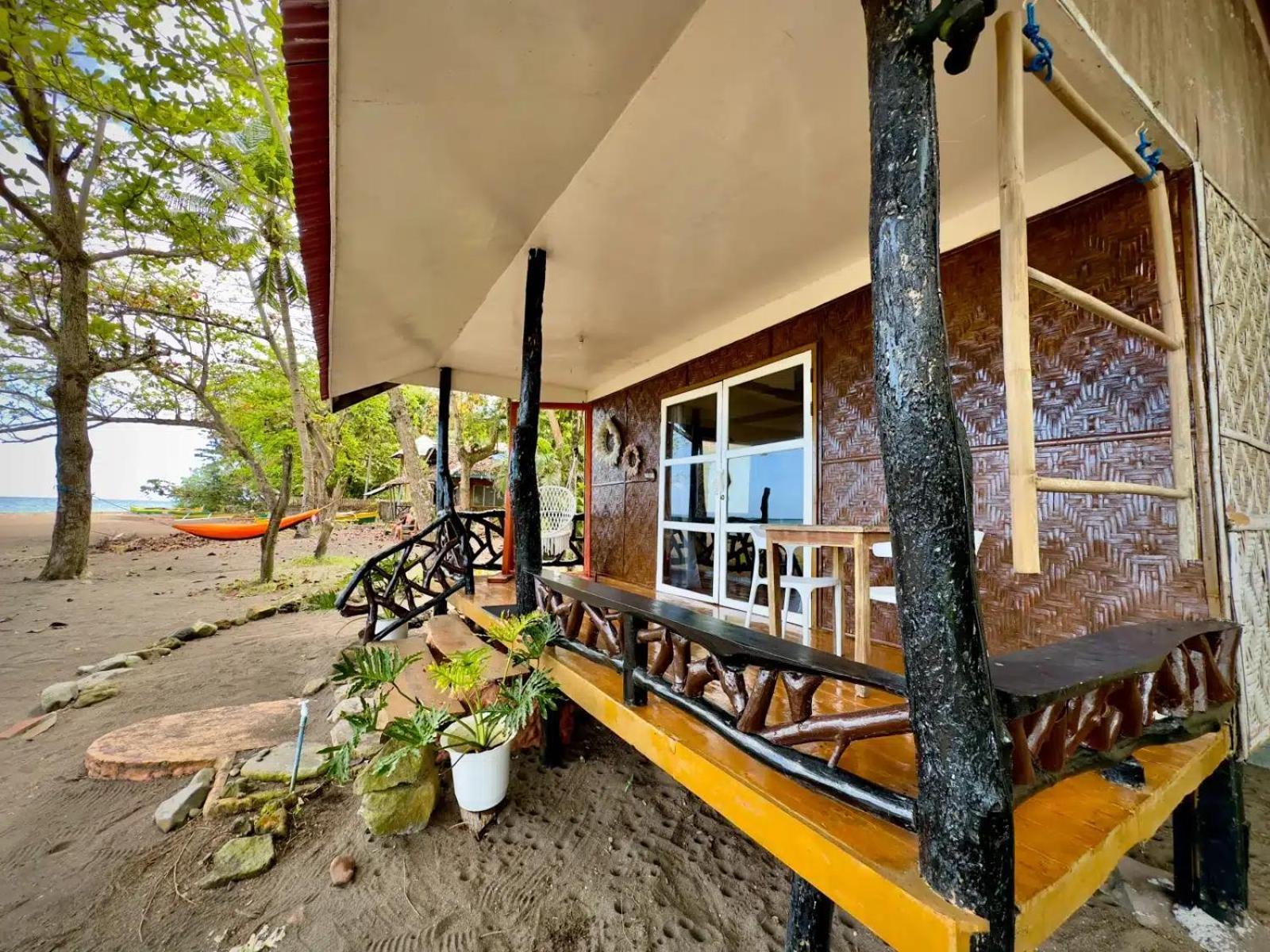 Playa Del Fuego Camiguin Beach Hostel & Resort Mambajao Bagian luar foto