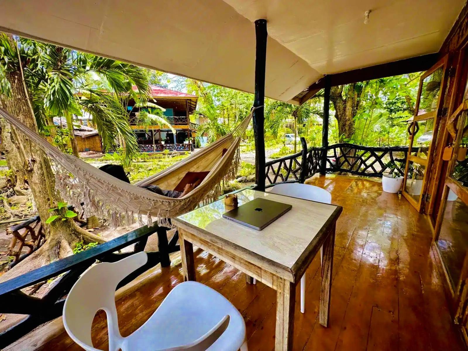 Playa Del Fuego Camiguin Beach Hostel & Resort Mambajao Bagian luar foto