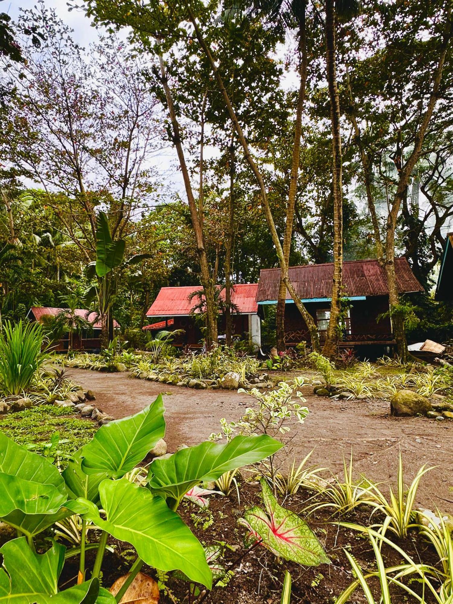 Playa Del Fuego Camiguin Beach Hostel & Resort Mambajao Bagian luar foto