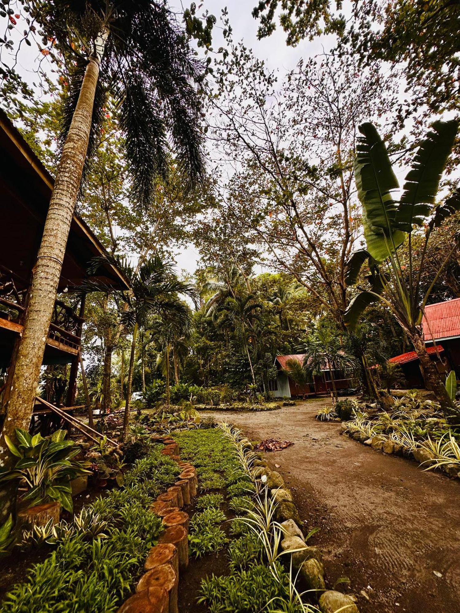 Playa Del Fuego Camiguin Beach Hostel & Resort Mambajao Bagian luar foto